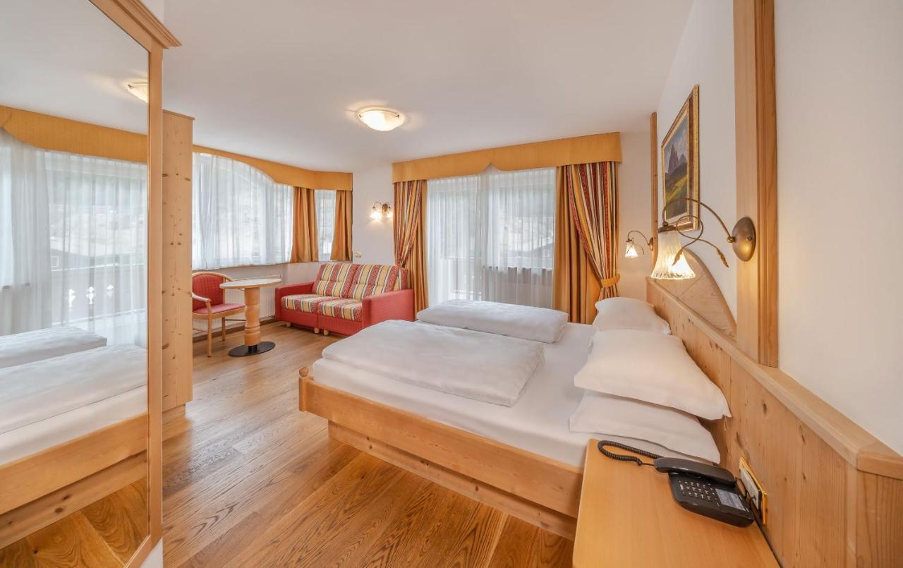 Hotel Rodella Selva di Val Gardena Esterno foto
