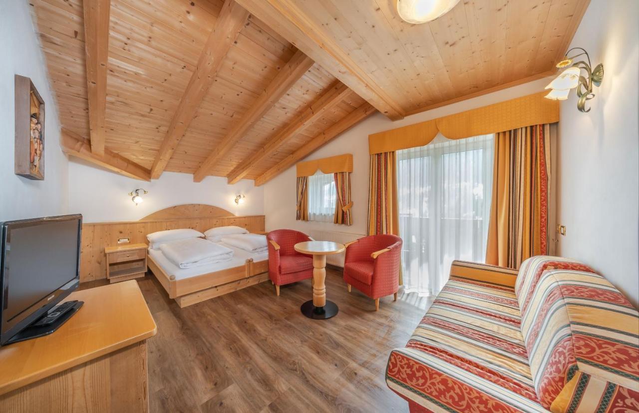 Hotel Rodella Selva di Val Gardena Esterno foto
