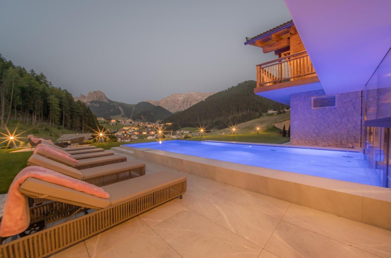Hotel Rodella Selva di Val Gardena Esterno foto