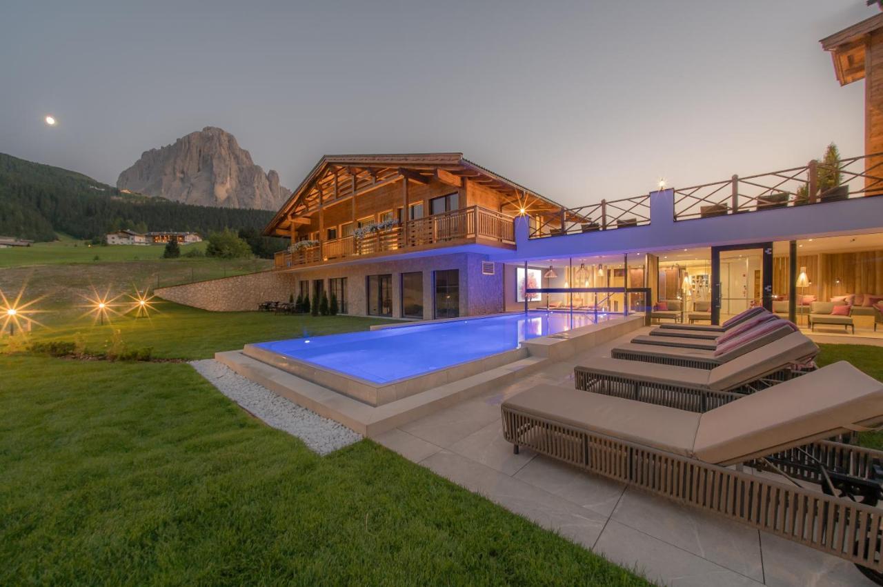 Hotel Rodella Selva di Val Gardena Esterno foto