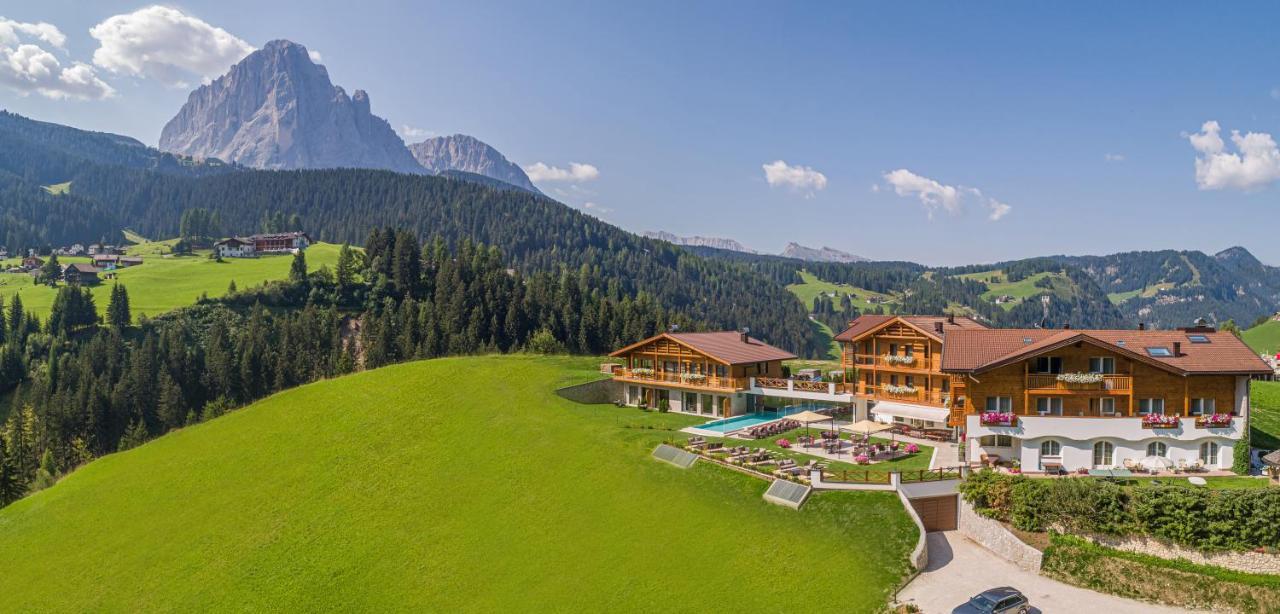 Hotel Rodella Selva di Val Gardena Esterno foto